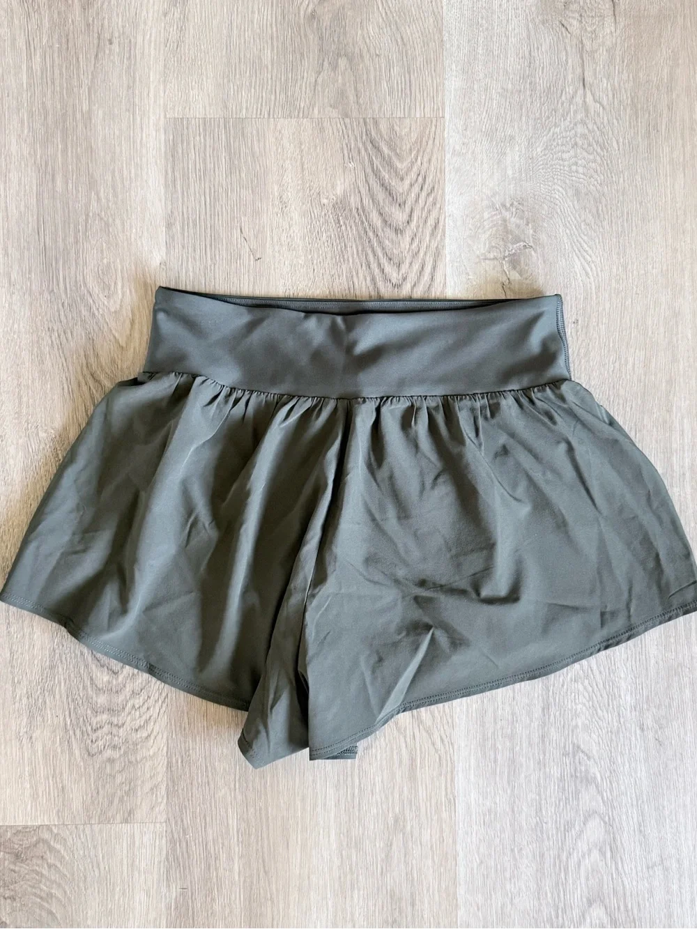 Alo running short - dark green